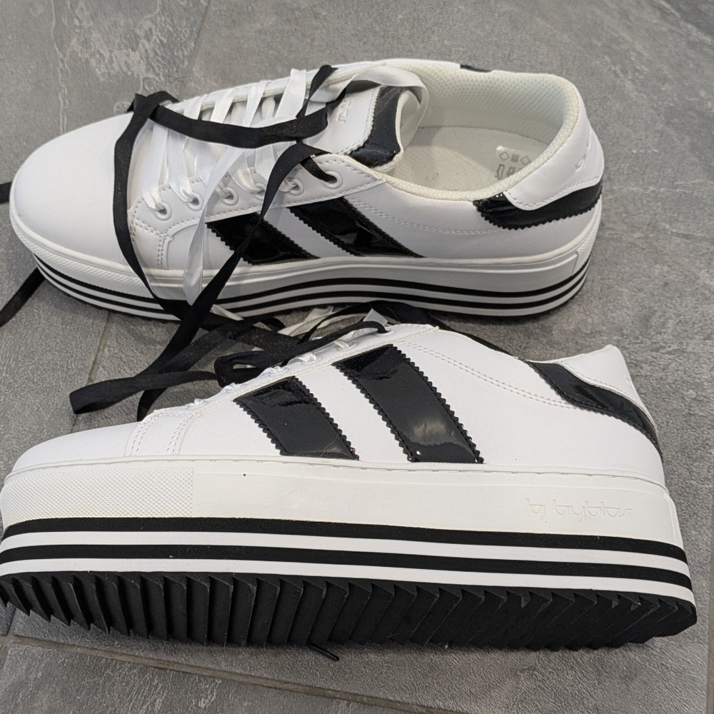 Y2K Chunky Platform Striped Sneakers White & Black Patent - Size 10.5 NWOT